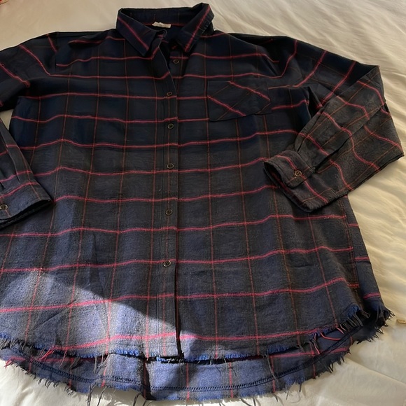La Miel, 2 tone button-down plaid long sleeve; blue/ navy/ red; size large - Picture 5 of 10
